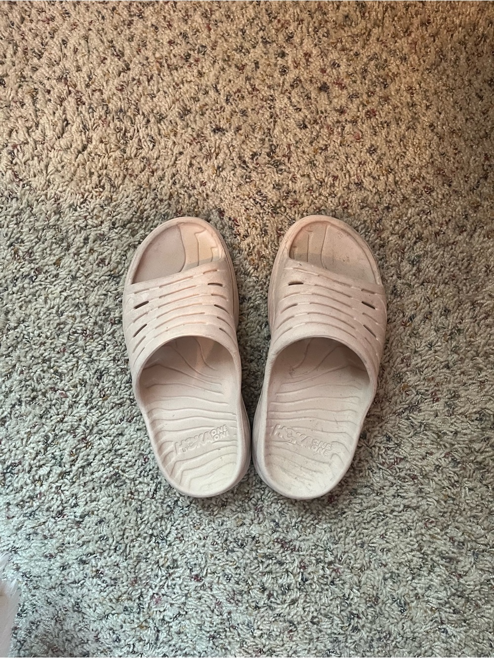 Hoka Ora Recovery Slide Women’s size 7 - light pink